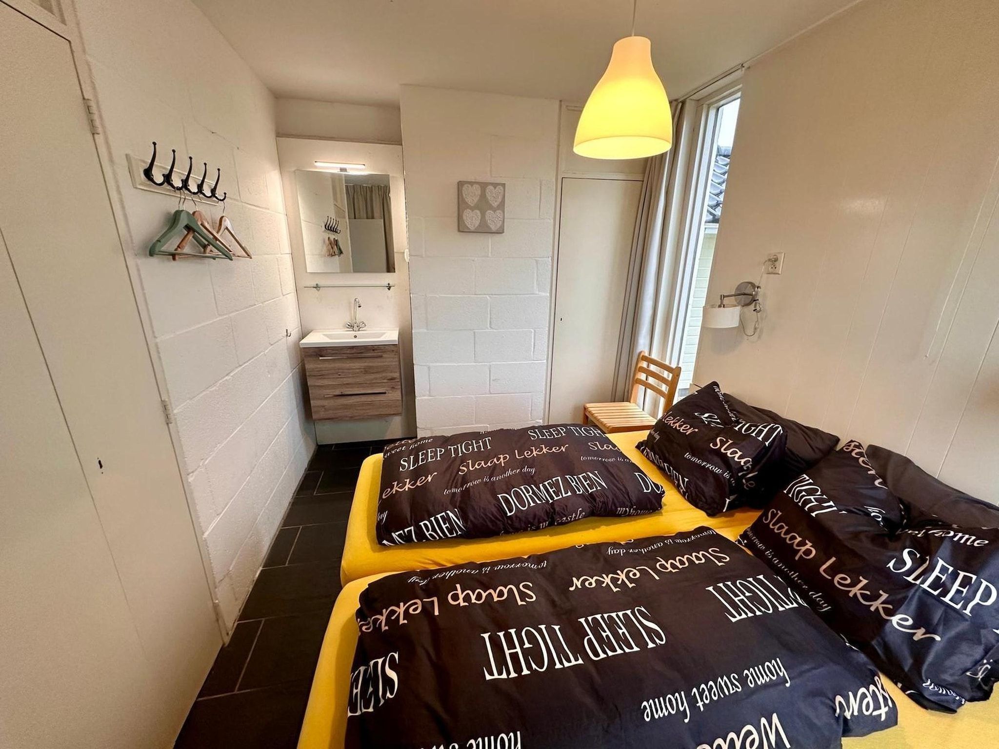 Een slaapkamer van Scharsterlaan 9 in Boornzwaag