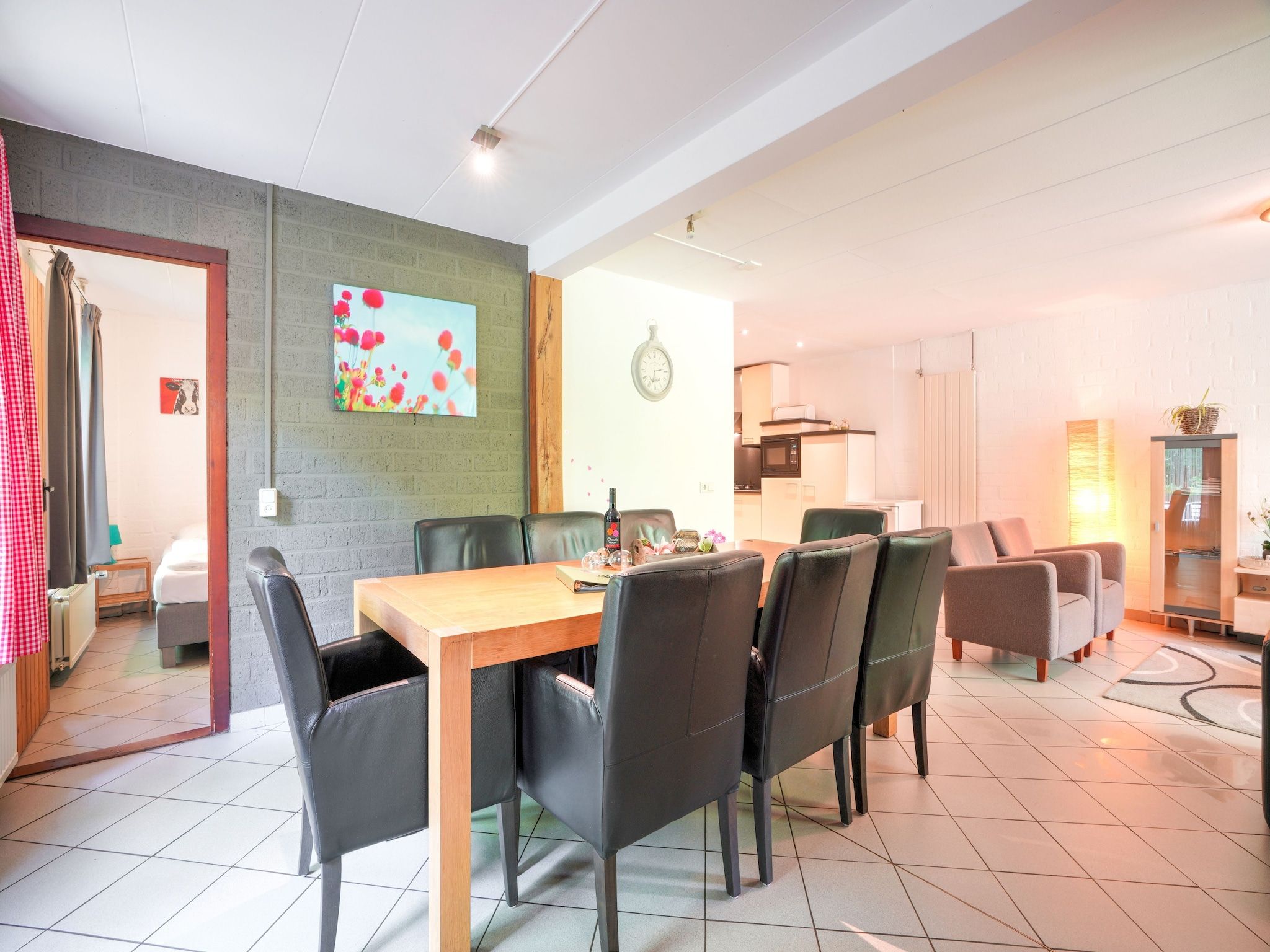 De eetkamer van Waterval 8P in Ulestraten