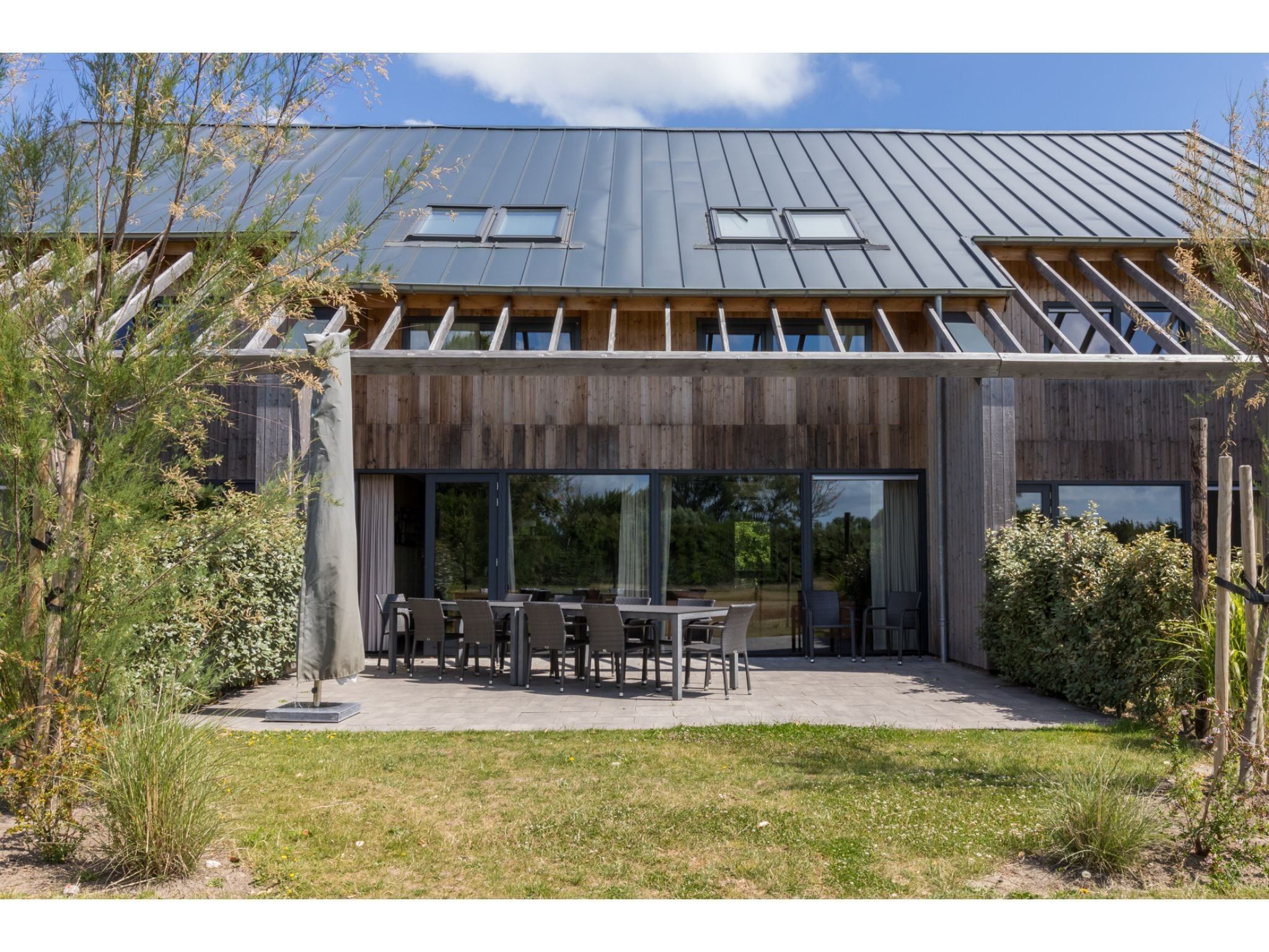 Het terras van Vroondijk 2-Zeebloesempje in Vrouwenpolder