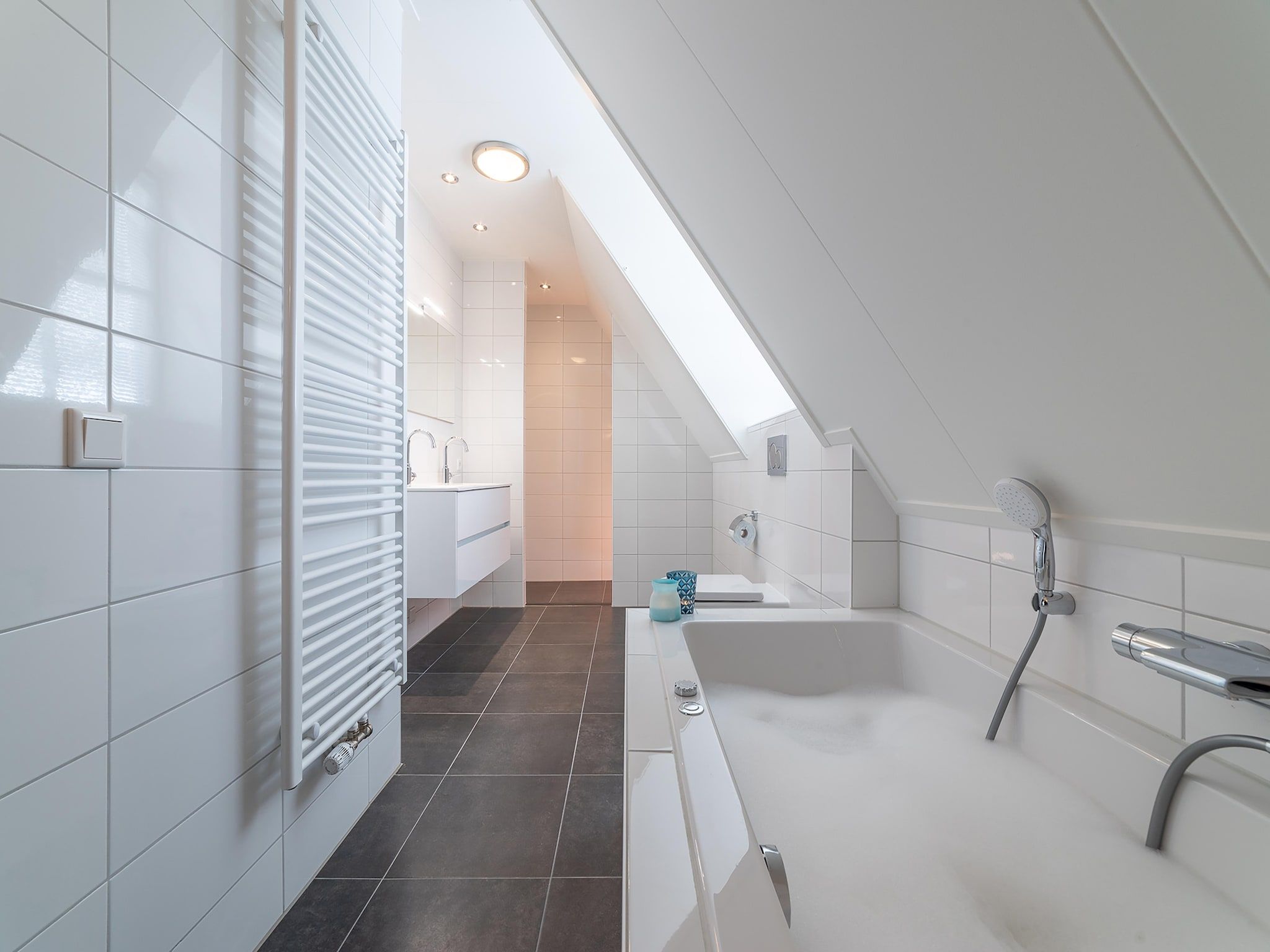 De badkamer van 8-persoons geschakeld - 1 in Colijnsplaat