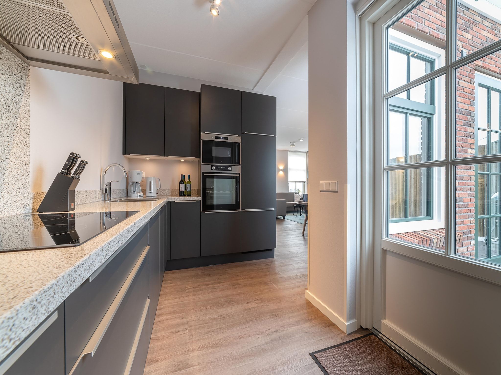 De keuken van 8-persoons geschakeld - 2 in Colijnsplaat