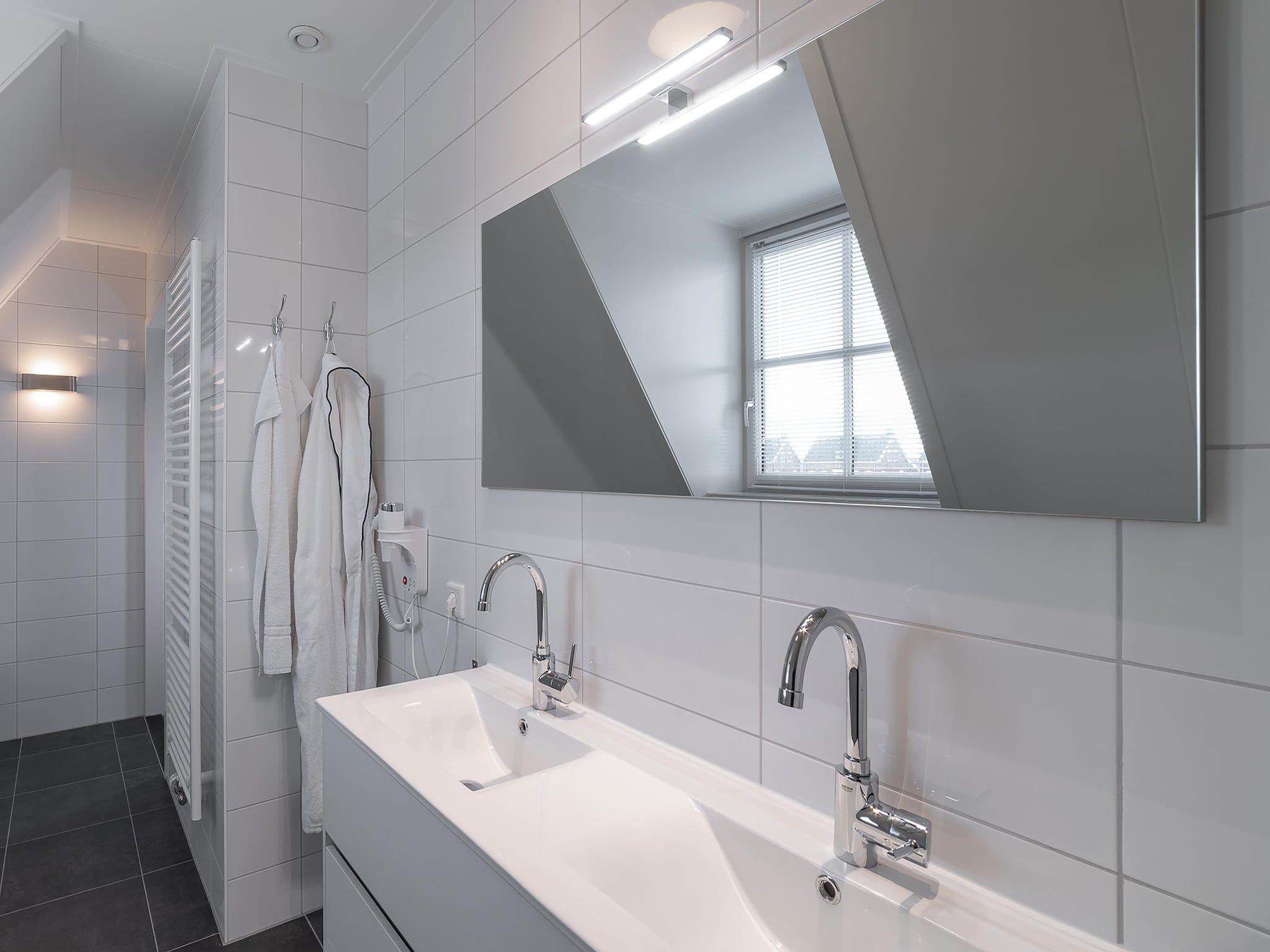 De badkamer van 8-persoons geschakeld - 2 in Colijnsplaat