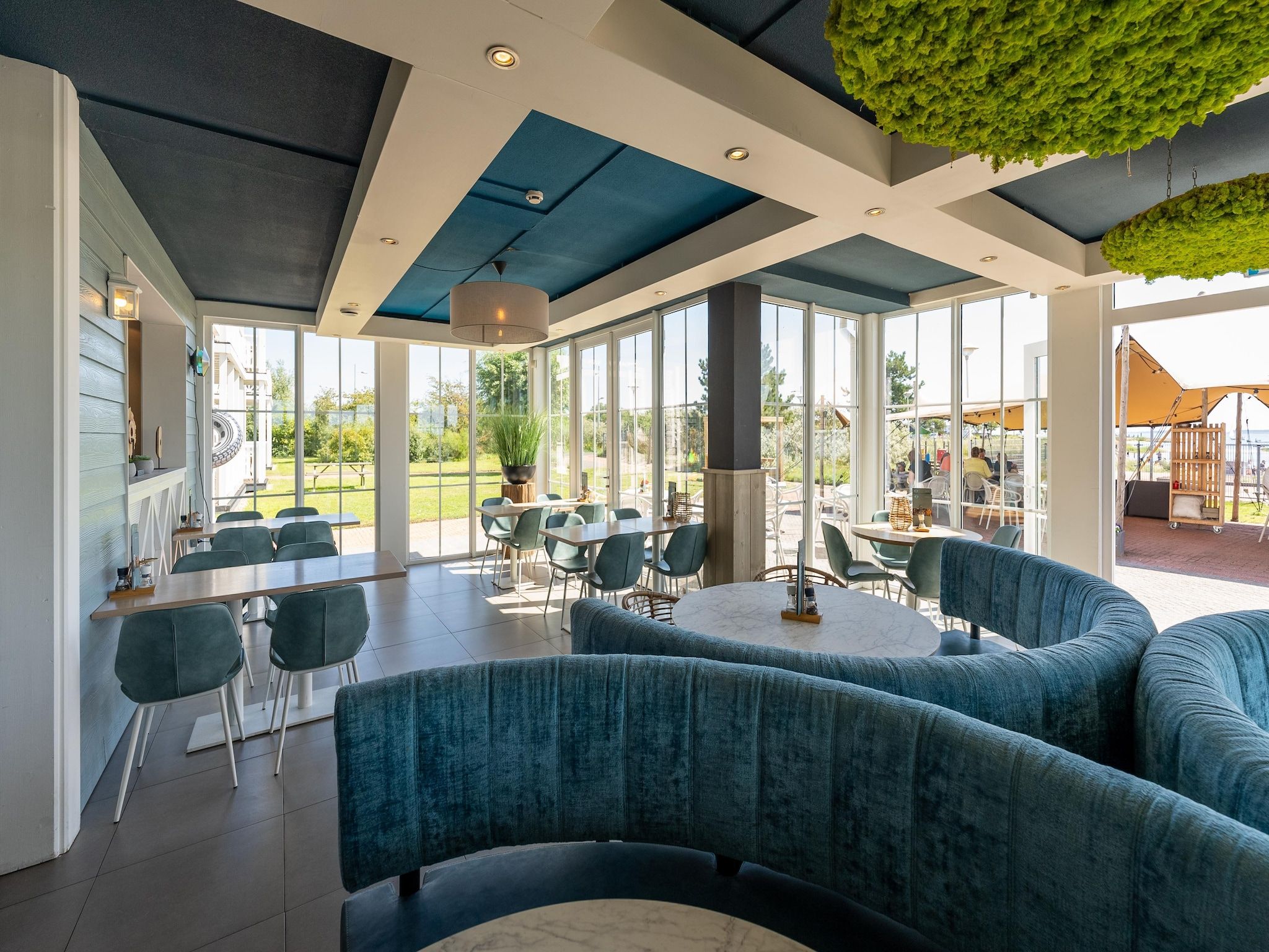 Parkfaciliteiten bij Cape Helius 23 in Hellevoetsluis