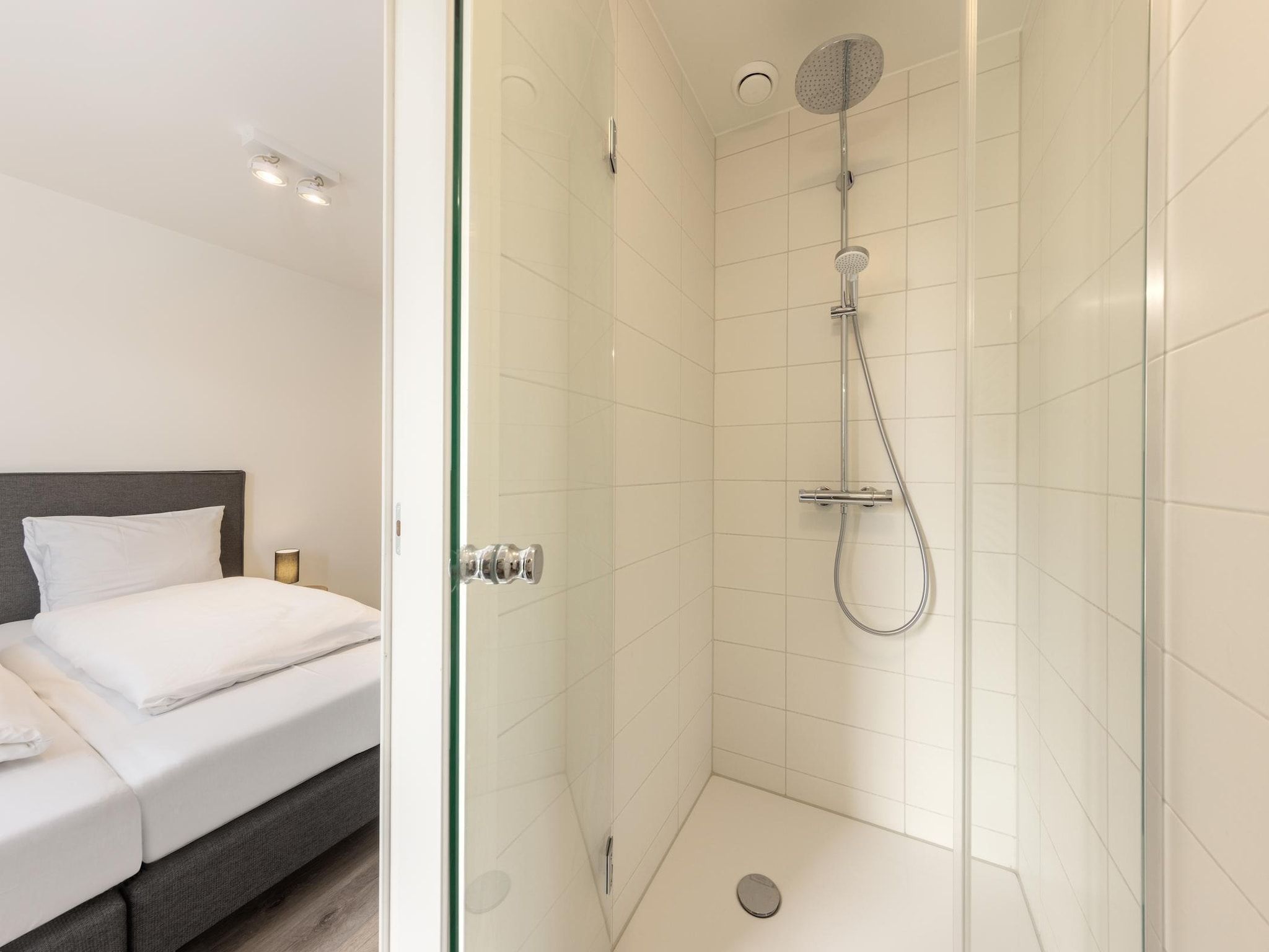 De badkamer van Park Veerse Kreek 7 in Wolphaartsdijk