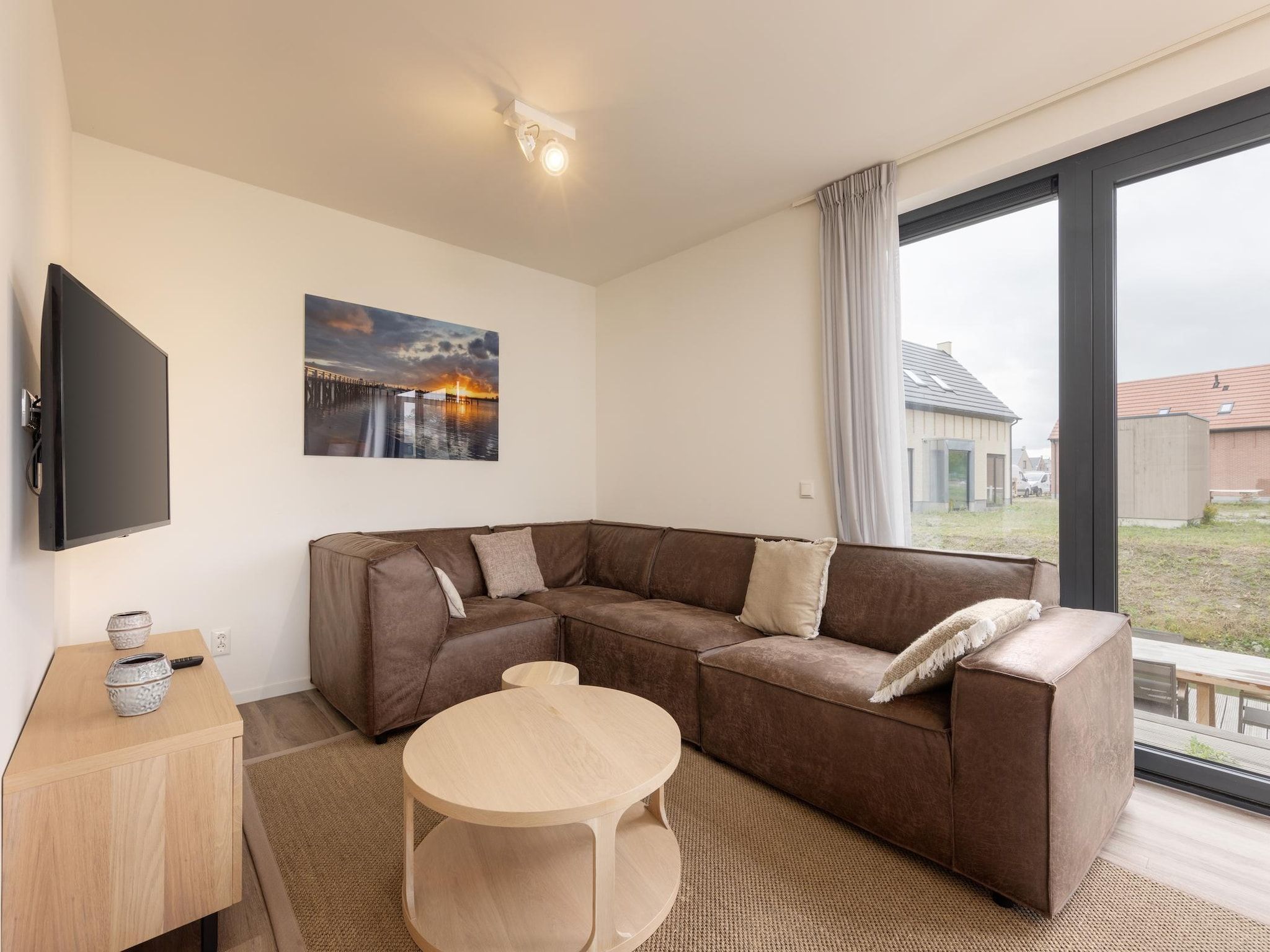 De woonkamer van Park Veerse Kreek 7 in Wolphaartsdijk