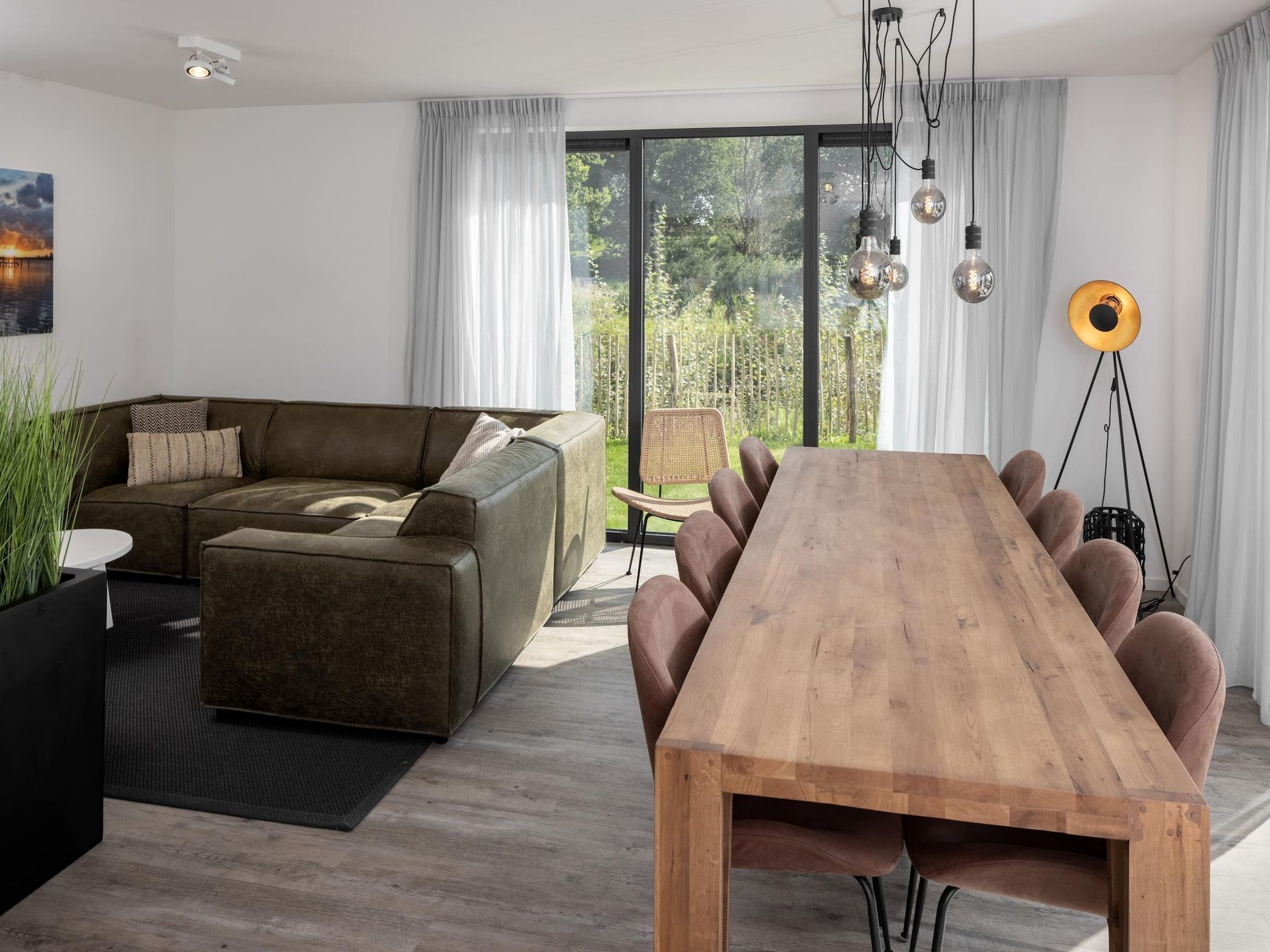 De eetkamer van Park Veerse Kreek 8 in Wolphaartsdijk