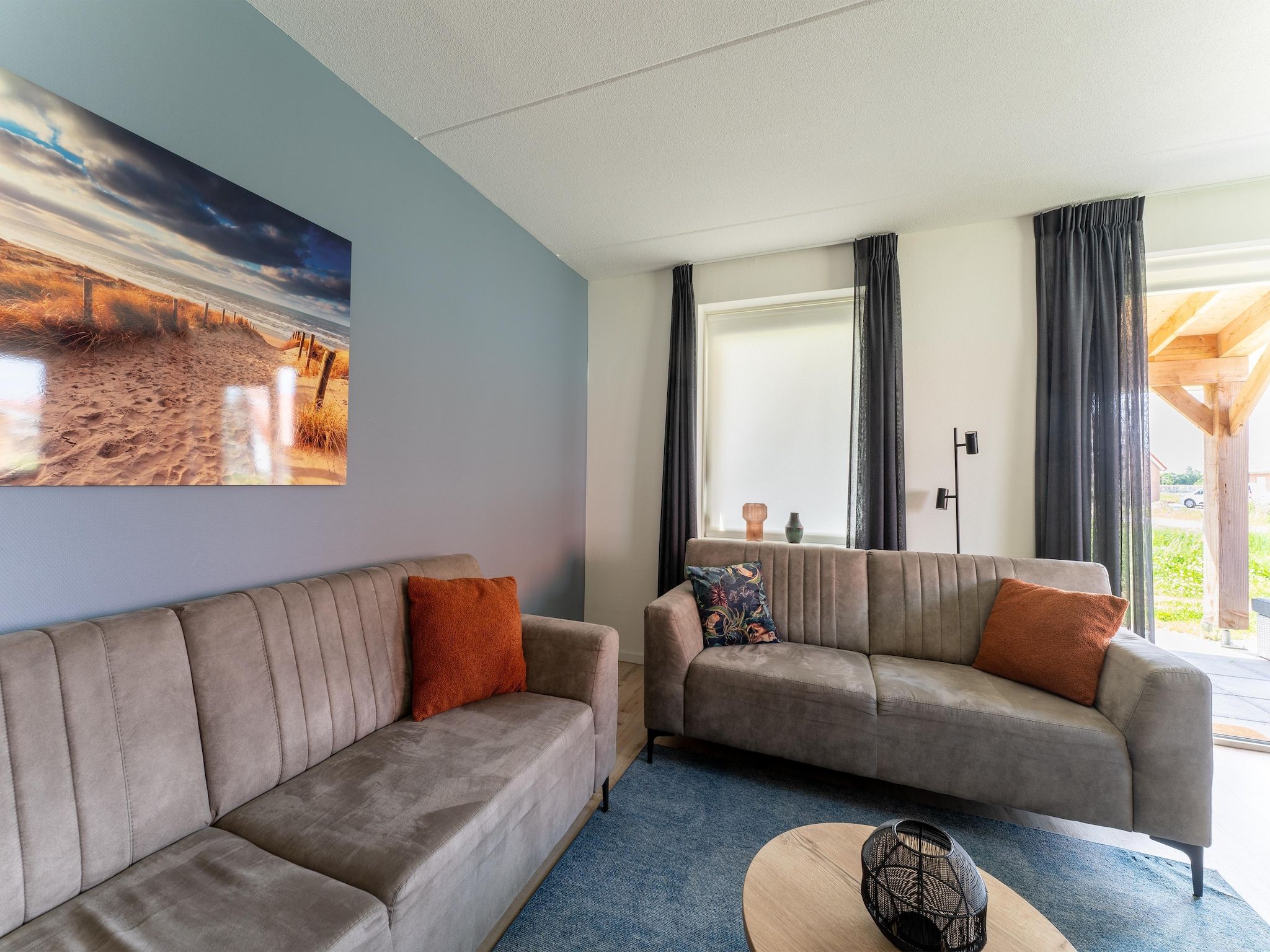 De woonkamer van De Scholekster Huis Nr 14 in Scherpenisse