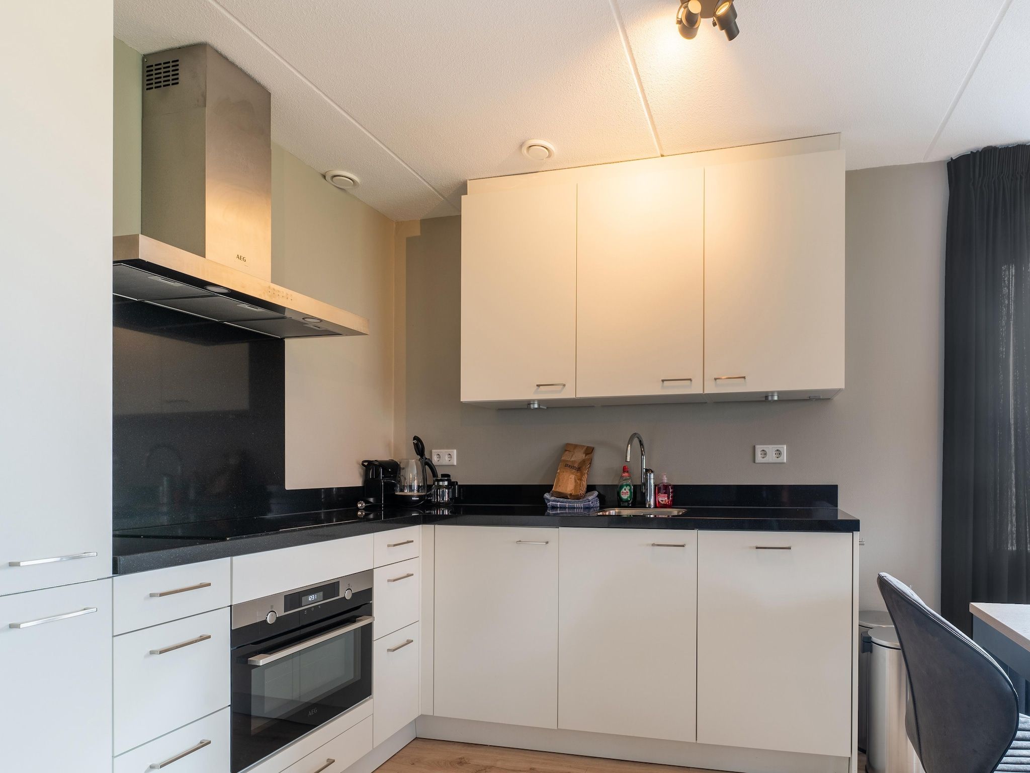 De keuken van De Kluut Huis Nr 12 in Scherpenisse