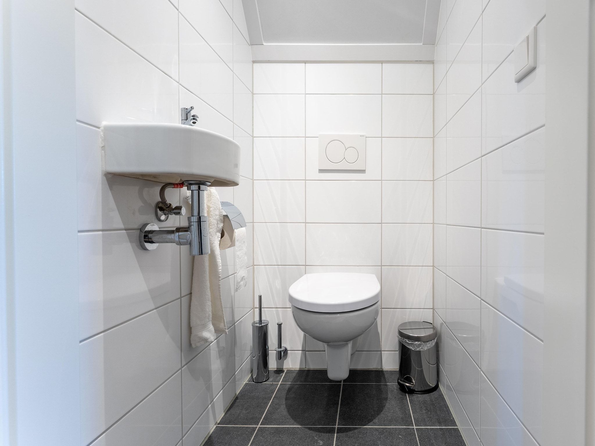 De badkamer van De Reiger Huis Nr 46 in Scherpenisse