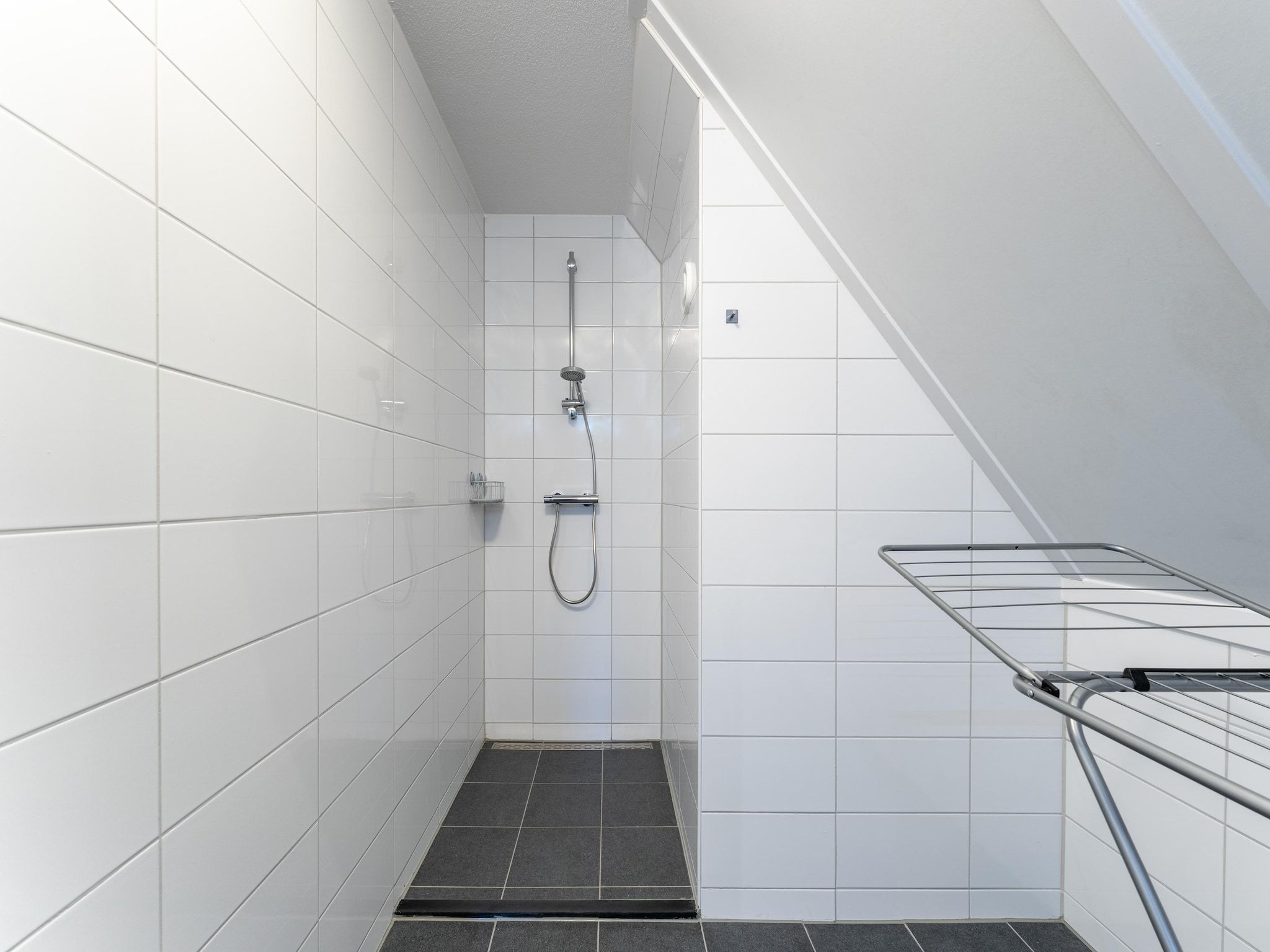 De badkamer van De Reiger Huis Nr 46 in Scherpenisse