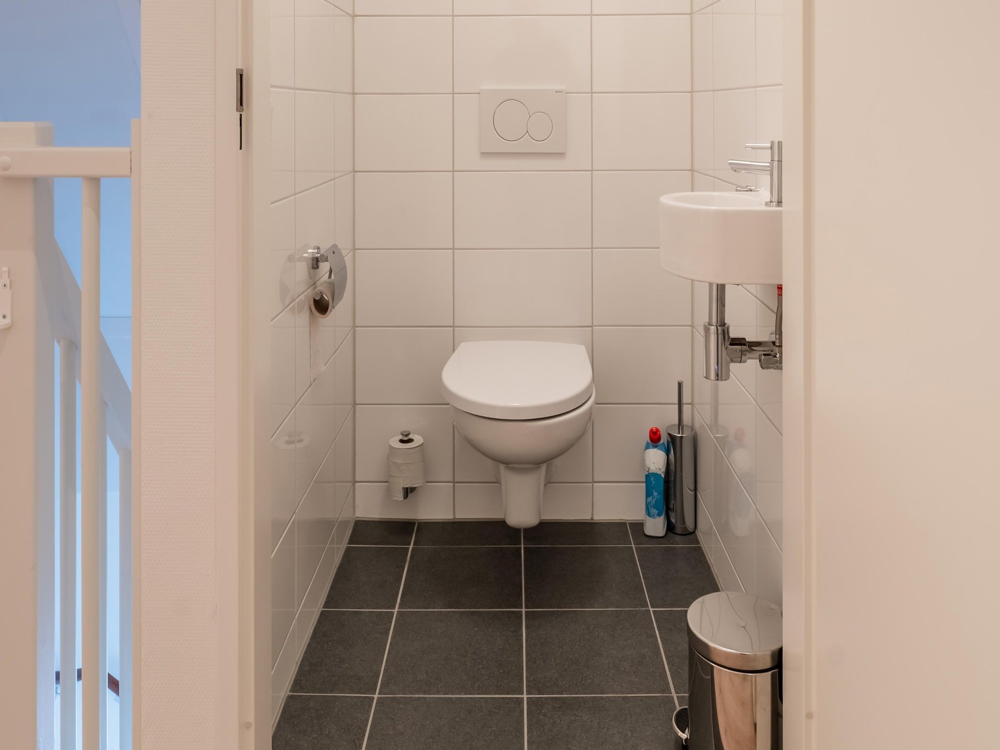 De badkamer van De Pelikaan Huis Nr 45 in Scherpenisse