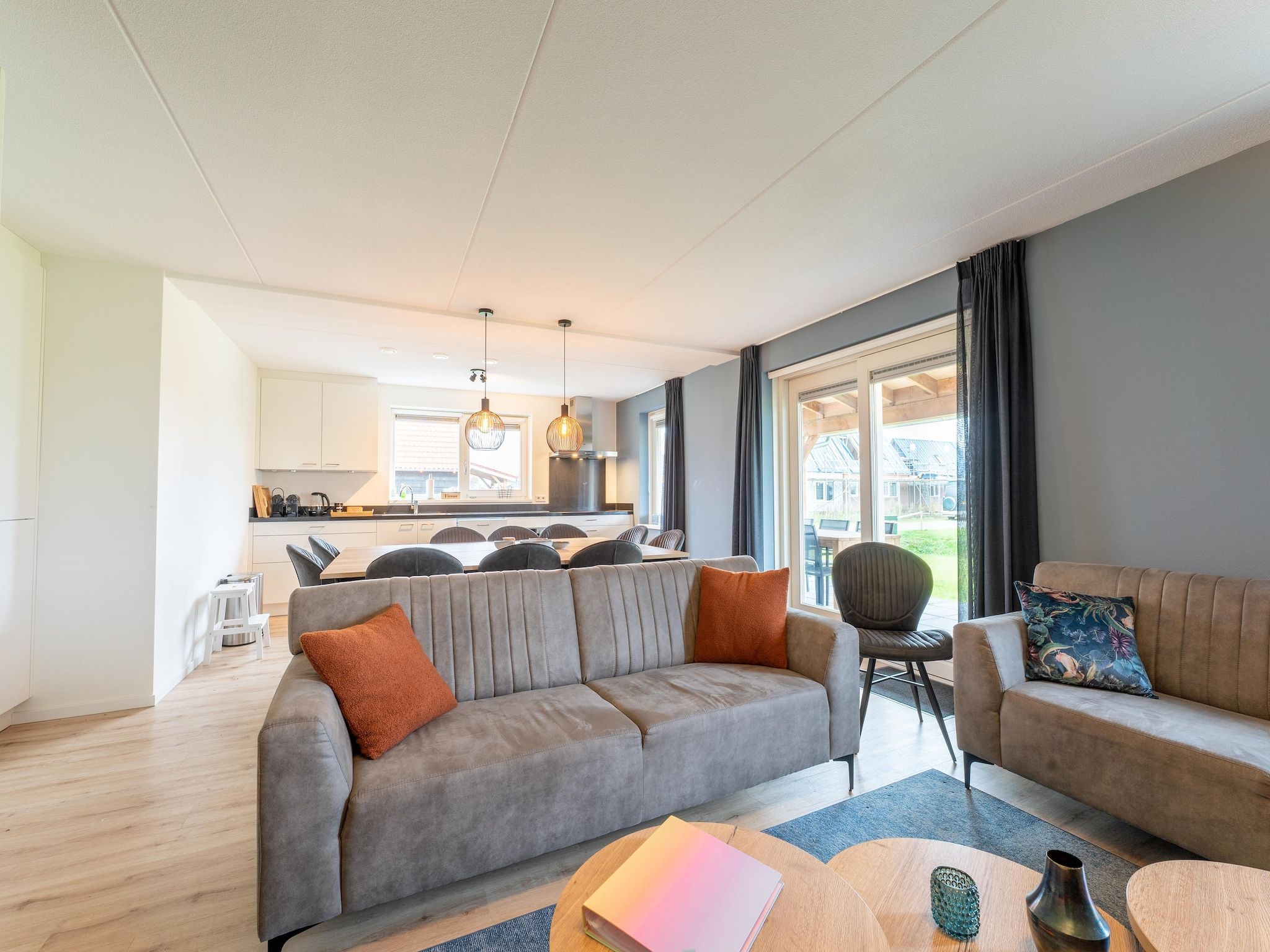 De woonkamer van De Pelikaan Huis Nr 45 in Scherpenisse