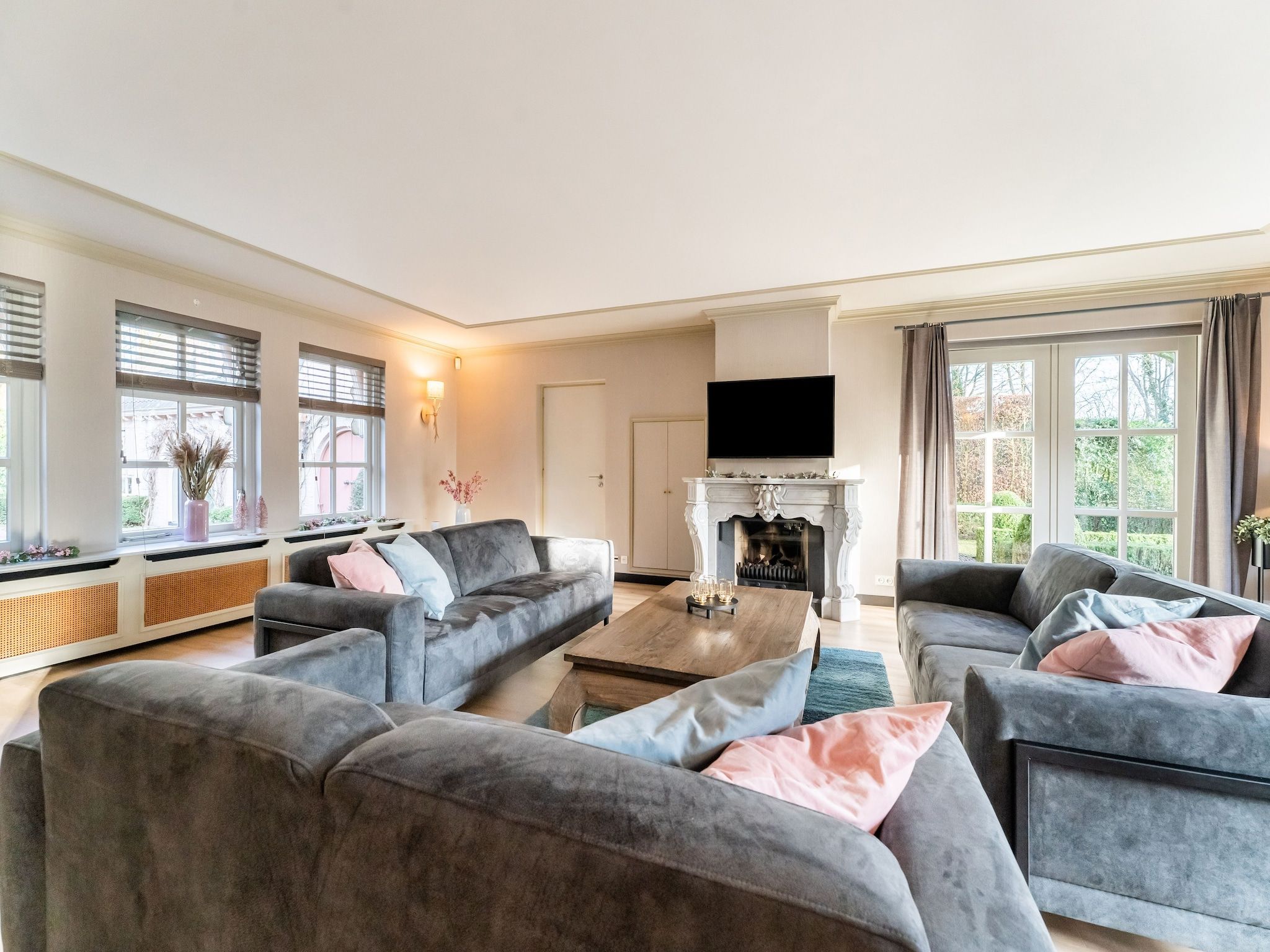 De woonkamer van Villa Loonse Duinen in Drunen