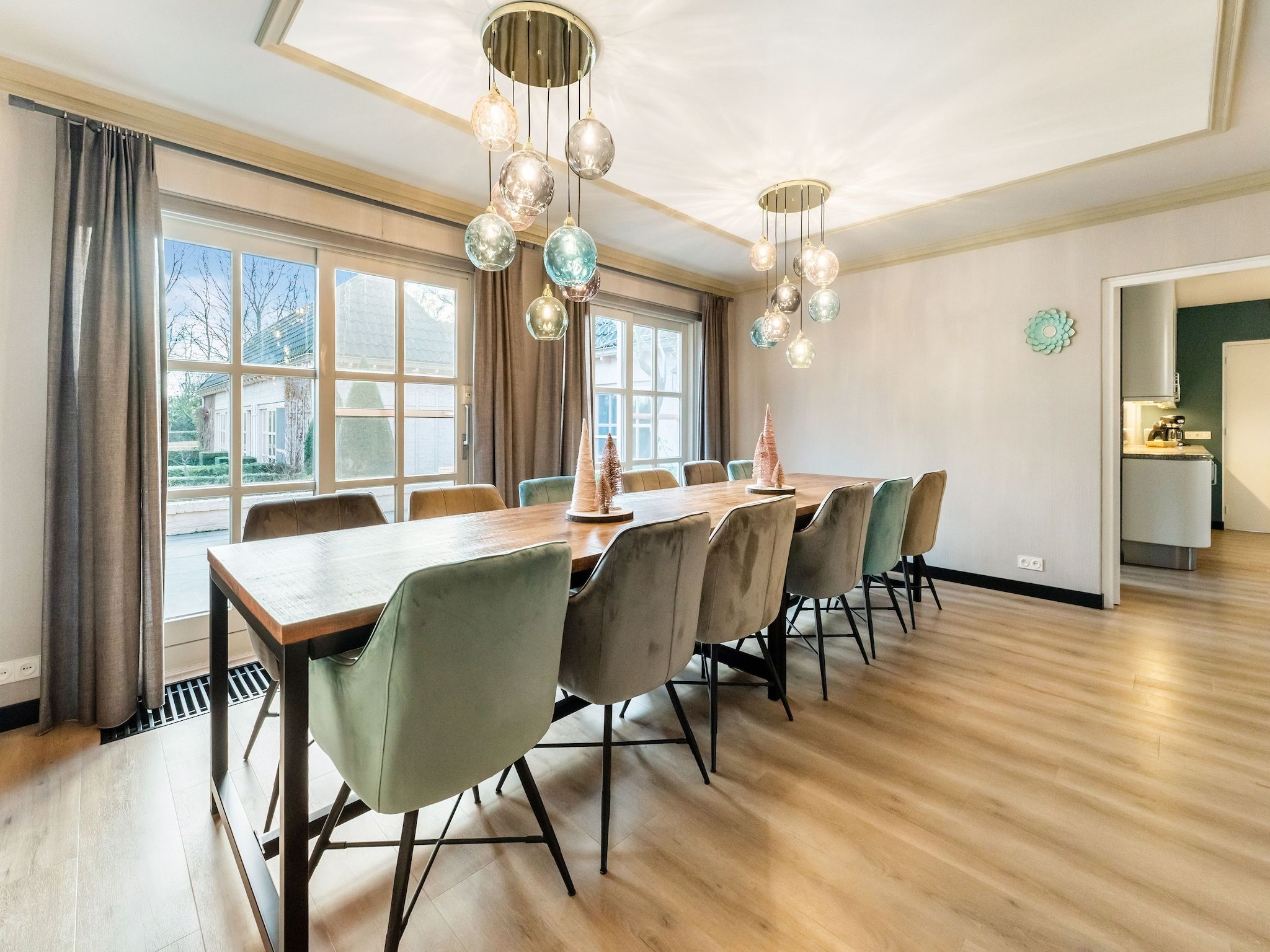 De eetkamer van Villa Loonse Duinen in Drunen