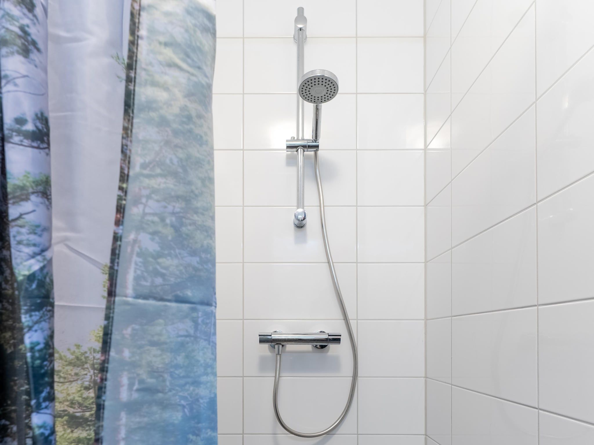 De badkamer van De Albatros Huis Nr 49 in Scherpenisse