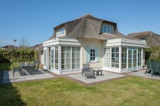 Villa in Domburg bij Noordzeestrand in Domburg