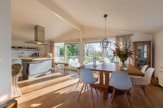 Bungalow bij Strand en Jachthaven Kamperland in Kamperland