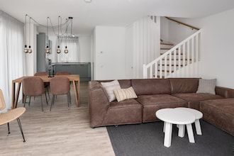 Villa aan het Veerse Meer met Sauna in Wolphaartsdijk