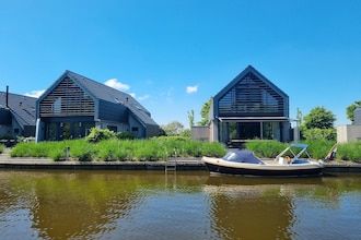 Watervilla in Balk bij Friese Meren in Balk