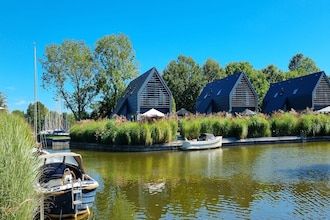 Watervilla in Balk aan het Slotermeer in Balk