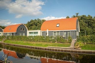 Huis met zwembad en sauna in Midlaren