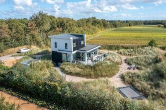 Heerlijk 8- persoons landhuis tussen de duinpannetjes in Den Burg
