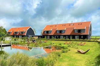 Luxe villa met sauna voor 12 personen in Den Burg