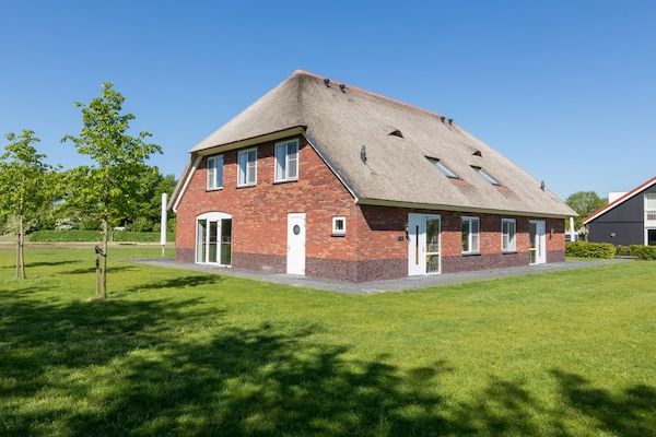 Buitenkant - Ruime villa in een nationaal park in Paasloo (1)