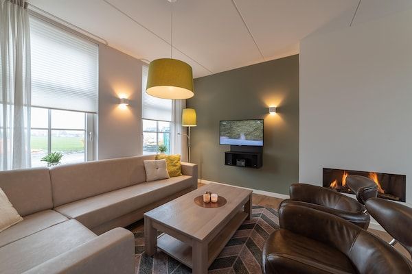 Woonkamer - Villa in Zeeland bij schone stranden in Colijnsplaat (2)