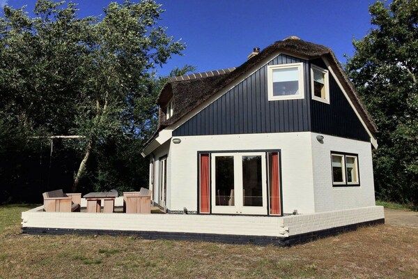 Buitenkant - Herenhuis in De Cocksdorp in De Cocksdorp-Texel (2)