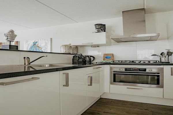 Keuken - Ruime retraite aan het meer in Uitgeest (3)