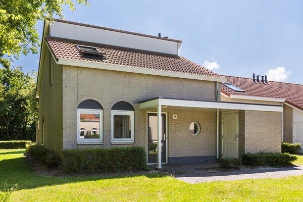 Buitenkant - Bungalow in Zeeland bij het Strand in Renesse (5)