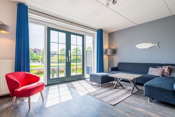 Woonkamer - Gezellige Volendamse vakantie in Volendam (1)