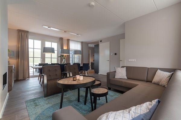 Woonkamer - Vakantiehuis in Colijnsplaat bij Oosterschelde in Colijnsplaat (3)