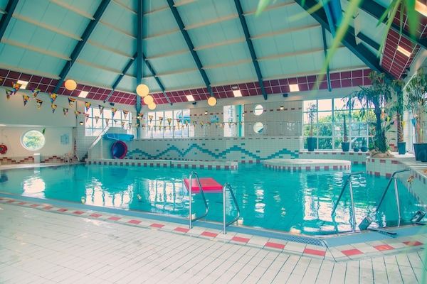 Park - Duurzame watervilla met afwasmachine, bij een meer in Medemblik (3)