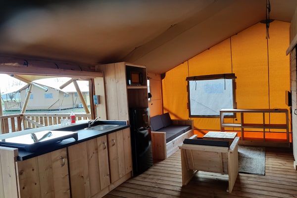 Keuken - Flevoland Glamping Escape in Bant (3)