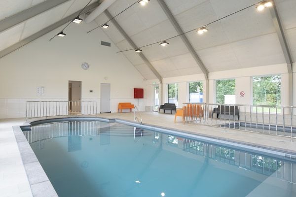 PoolOfHouse - Villa in Someren met sauna bij golfbaan in Someren (2)
