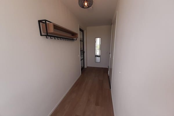 HallReception - Rustig gelegen villa in Friesland in Leons (3)