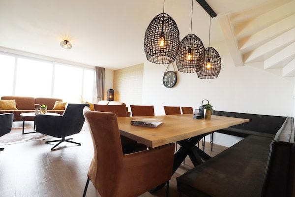 Eetkamer - Moderne vakantie in Friesland in Leons (5)
