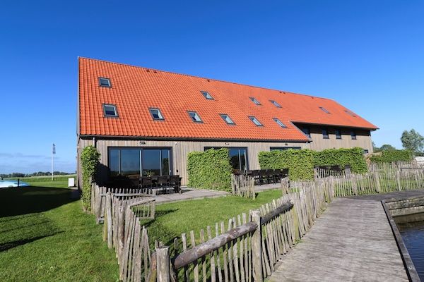 Buitenkant - Moderne vakantie in Friesland in Leons (1)