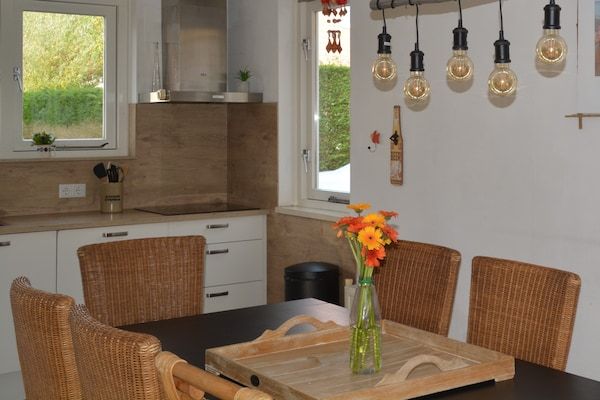 Keuken - Vakantiehuis in rustige park voor families in Wemeldinge (3)