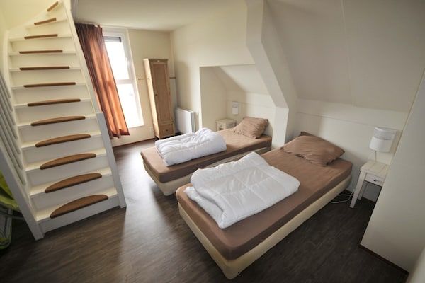 Slaapkamer - Villa in Cadzand-Bad bij Noordzeestrand in Cadzand-Bad (4)