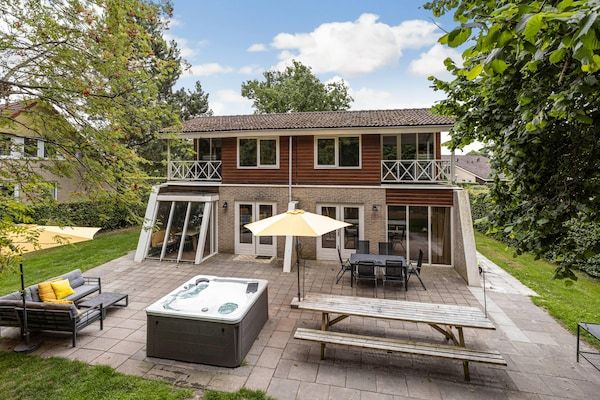 20 pers groot Abeltjeshuis Wellness de luxe met buitenspa in Vlagtwedde - Foto 1 van 23