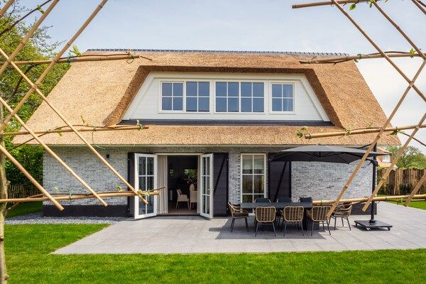 Buitenkant - Villa op Texel bij Strand en Bos in De Koog (1)