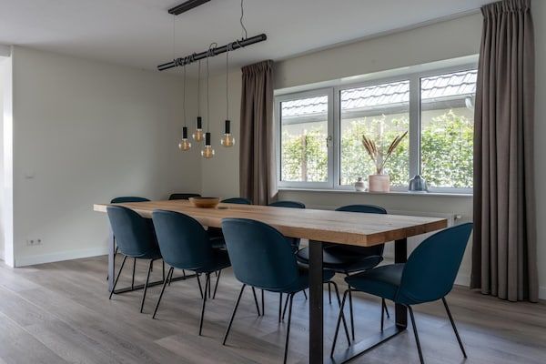 Eetkamer - Vakantiehuis in Sneek aan het water in Sneek (3)