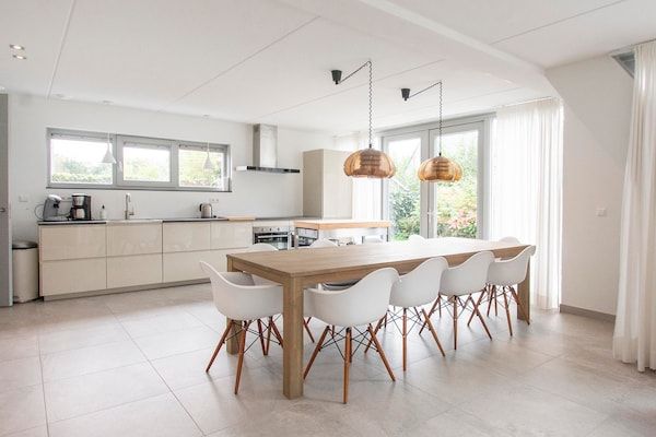 Eetkamer - Vakantiehuis bij Groote Keeten Strand in Callantsoog (3)
