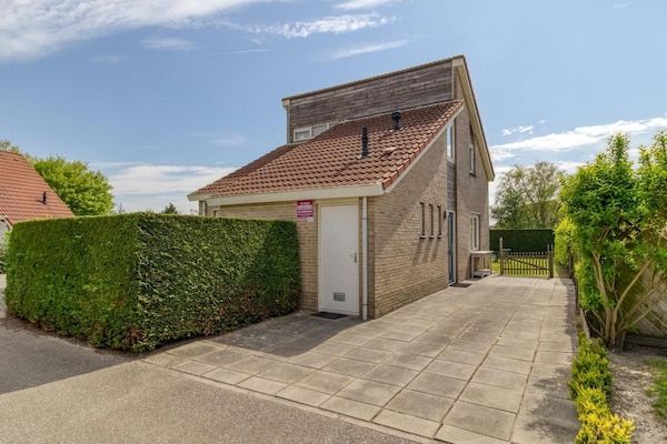 Buitenkant - Huis in Breskens bij het Strand in Breskens (1)