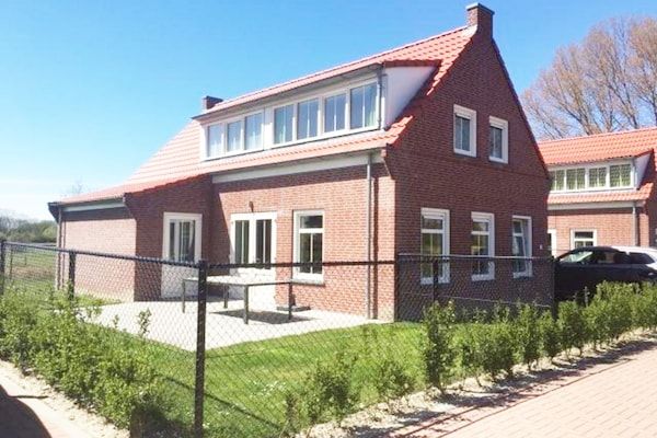 Buitenkant - Huisdiervriendelijk verblijf met tuin in Breskens (1)