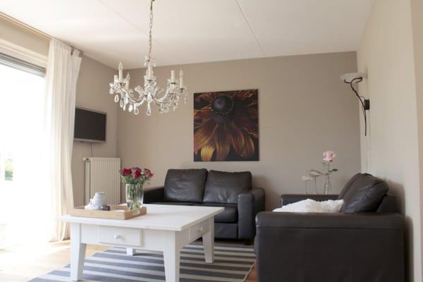 Woonkamer - Vakantiehuis Breskens bij de Kust in Breskens (2)