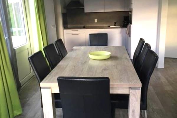 Eetkamer - Vakantiehuis Breskens bij de Kust in Breskens (3)